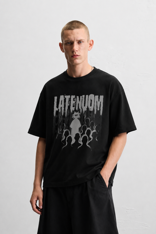 LATENOOM – Lost in the Crowd Black (Box Fit )