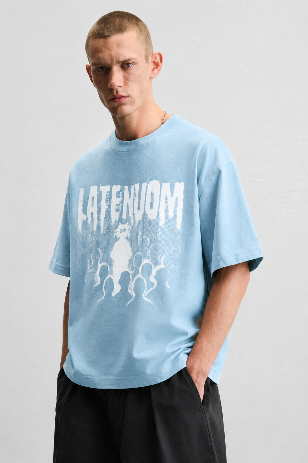 LATENOOM – Lost in the Crowd Baby Blue (Box Fit )